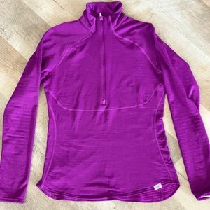Women’s Patagonia base layer shirt.